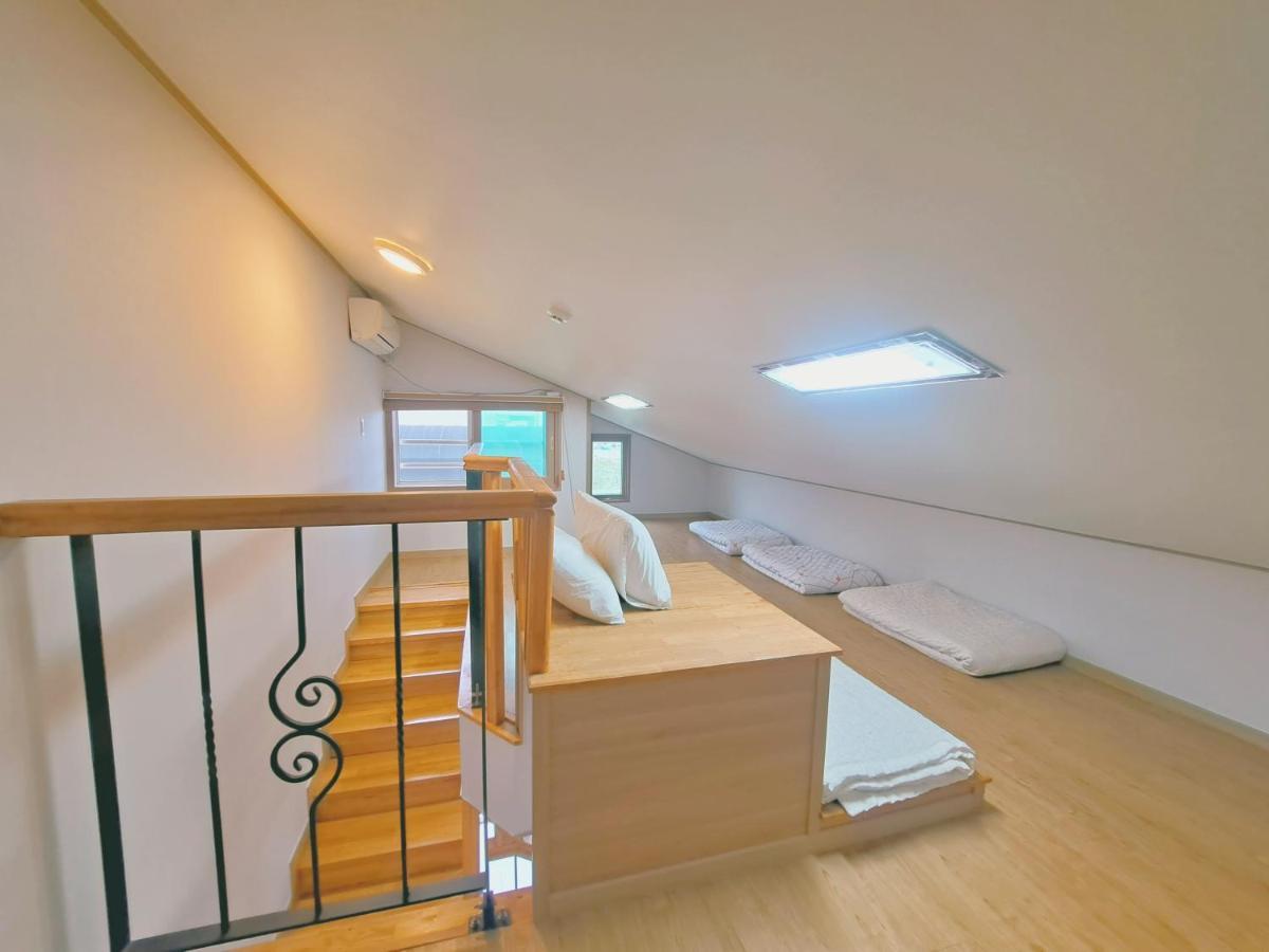 済州市 チェジュ ギリメ ペンションヴィラ エクステリア 写真