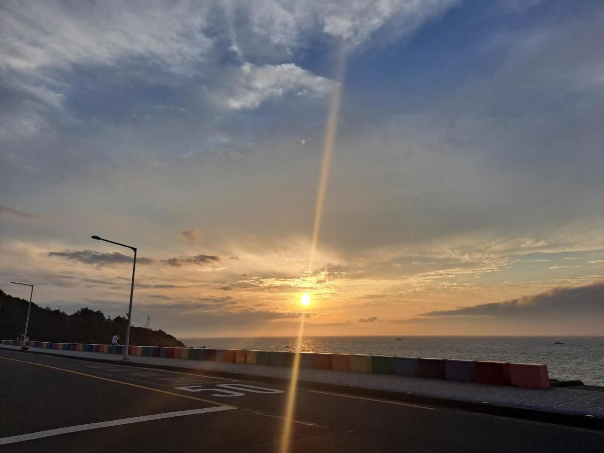 済州市 チェジュ ギリメ ペンションヴィラ エクステリア 写真