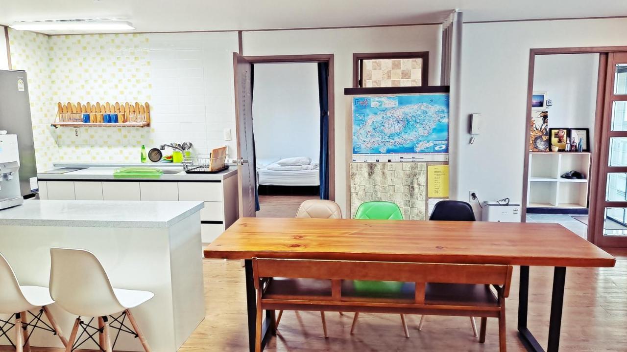 済州市 チェジュ ギリメ ペンションヴィラ エクステリア 写真