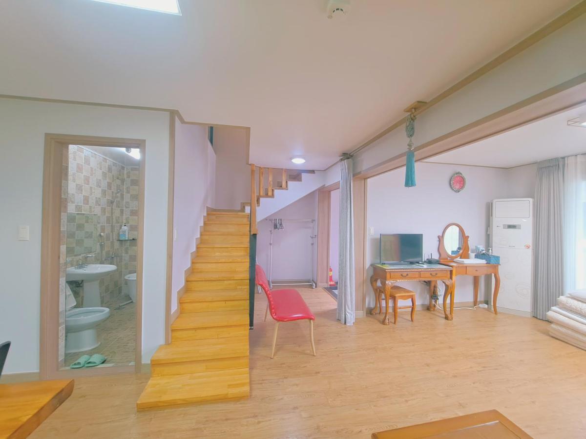 済州市 チェジュ ギリメ ペンションヴィラ エクステリア 写真