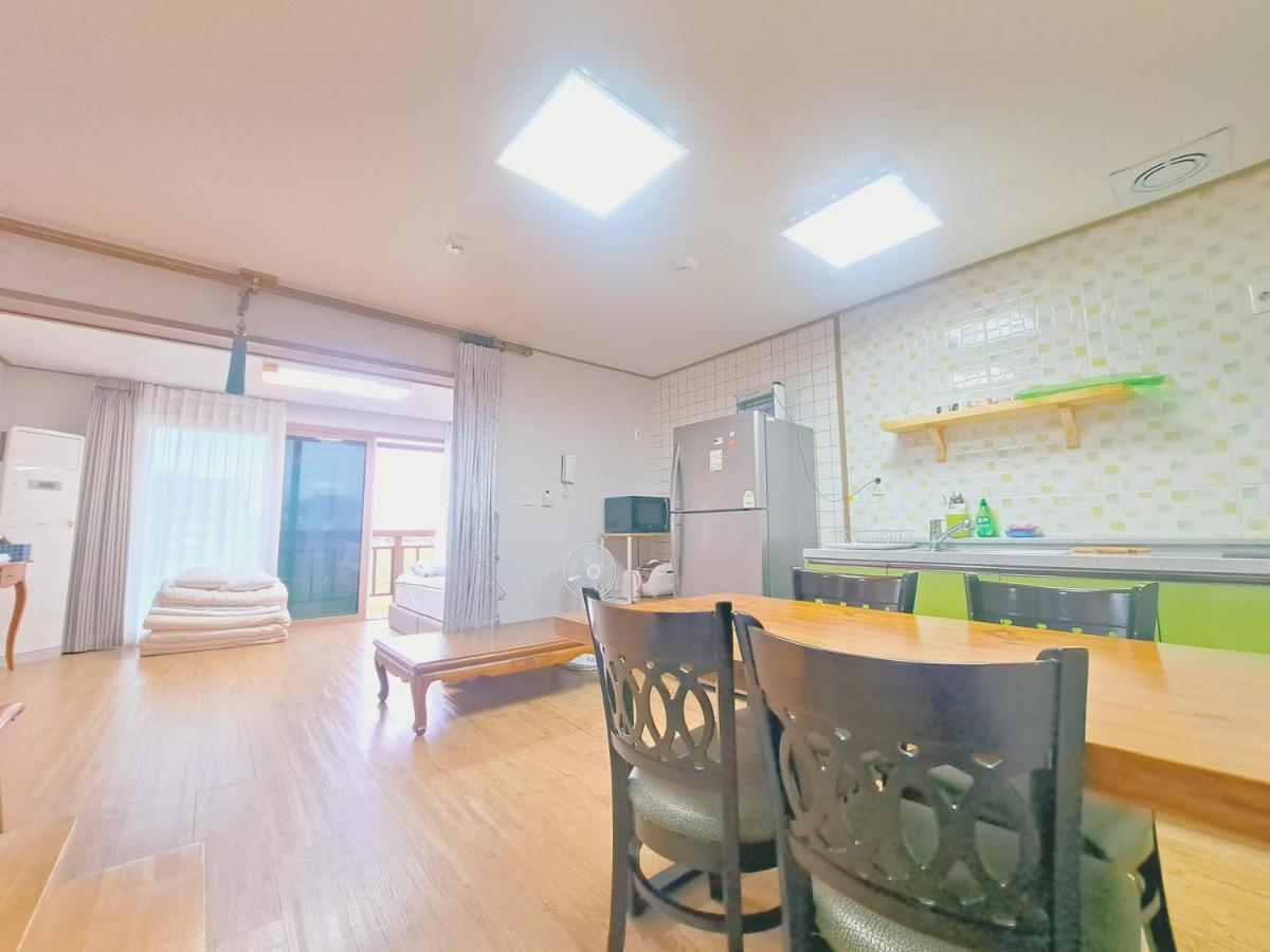 済州市 チェジュ ギリメ ペンションヴィラ エクステリア 写真