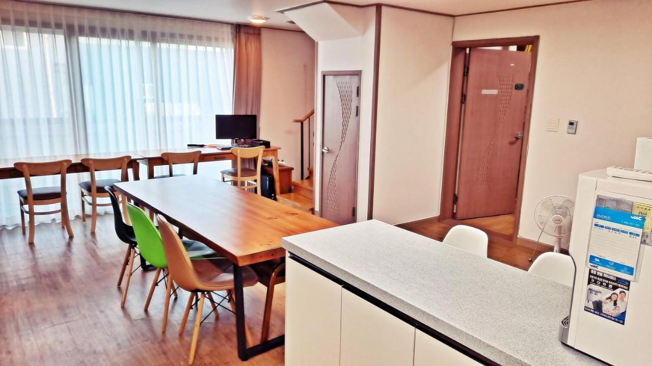 済州市 チェジュ ギリメ ペンションヴィラ エクステリア 写真
