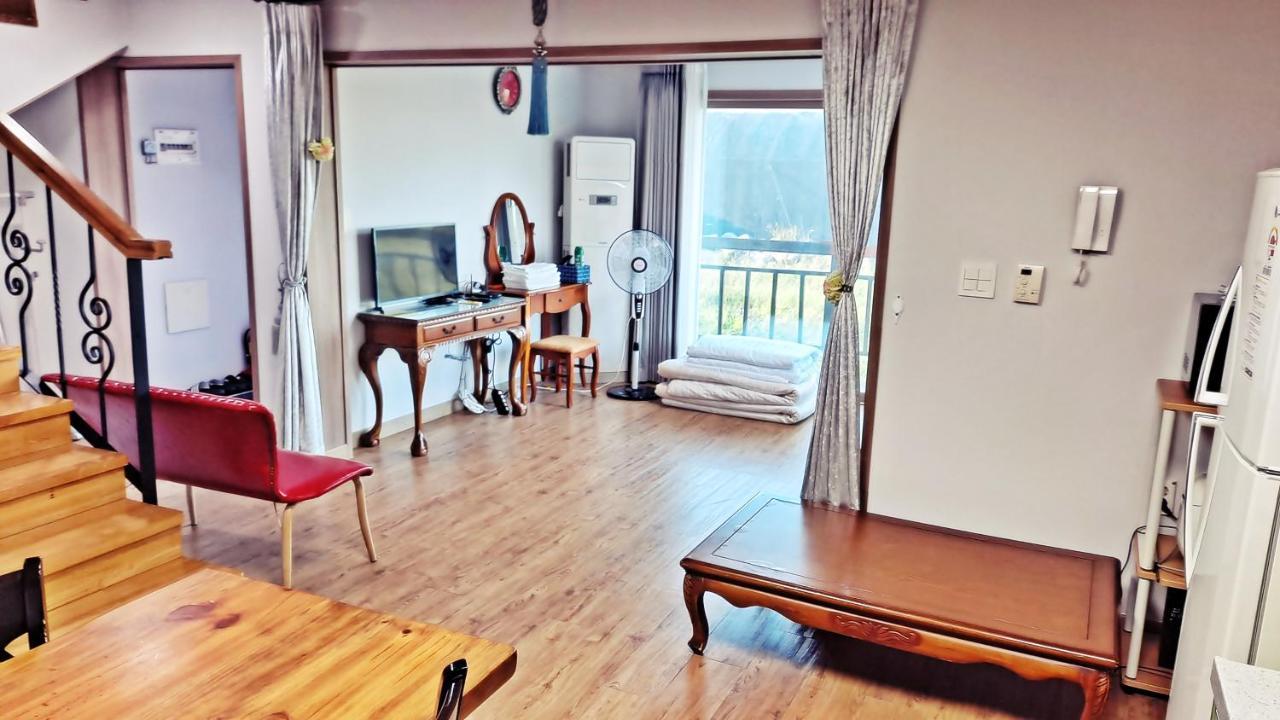 済州市 チェジュ ギリメ ペンションヴィラ エクステリア 写真